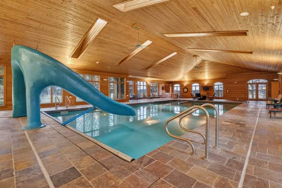 GrandBadgerResort - Indoor Pool/Golf Sim/Sleeps 30 - Image 2